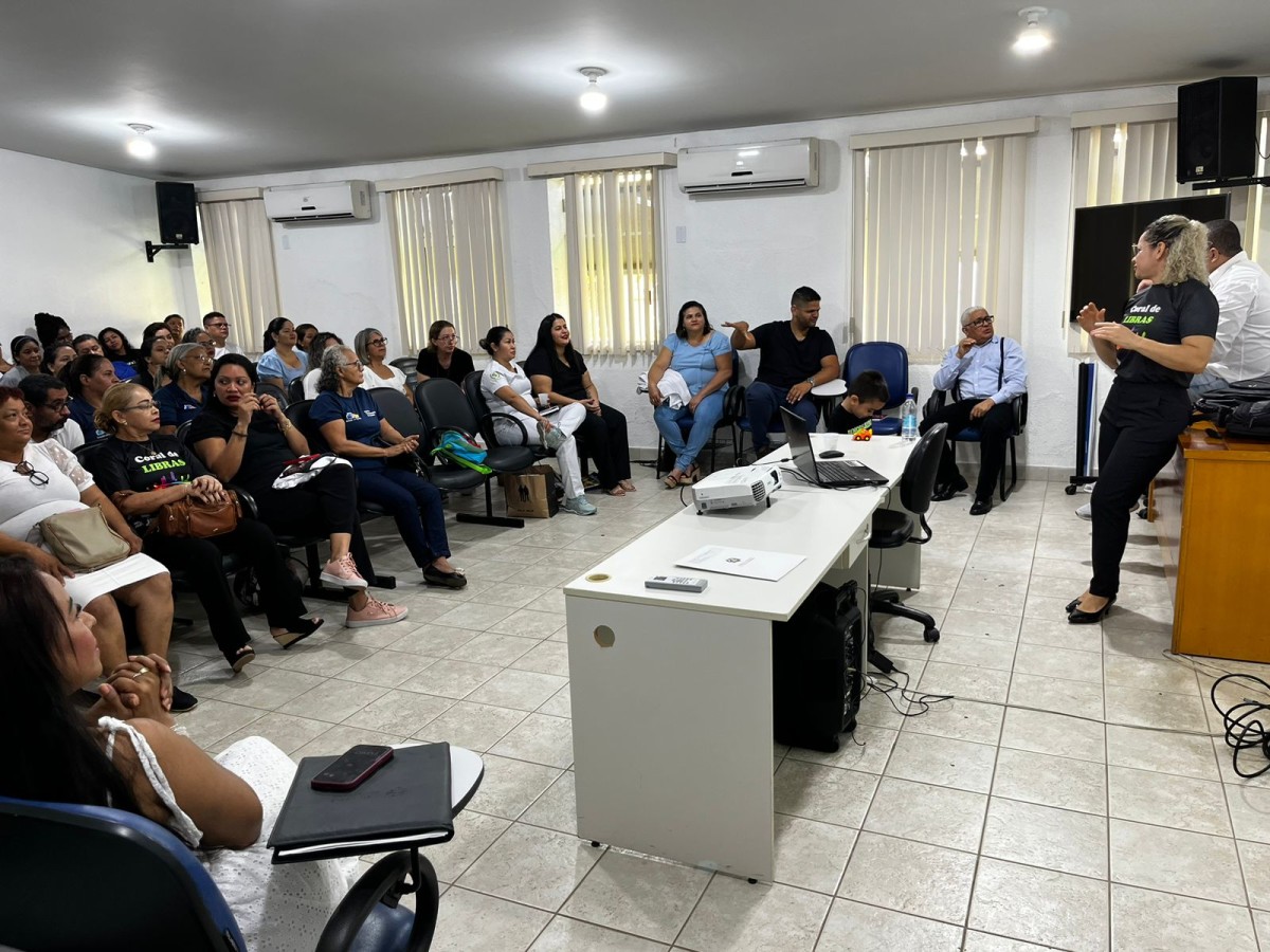 CAPACITAÇÃO: SEMAD em parceria com SEMUSA contempla mais de 70 servidores com curso de LIBRAS