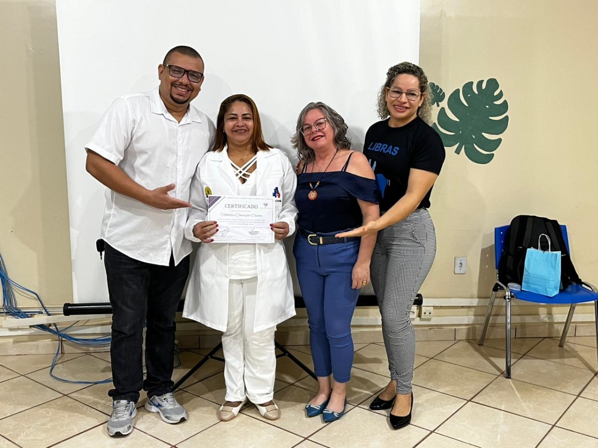 CAPACITAÇÃO: - SEMAD promove curso de Libras para servidores da SEMUSA