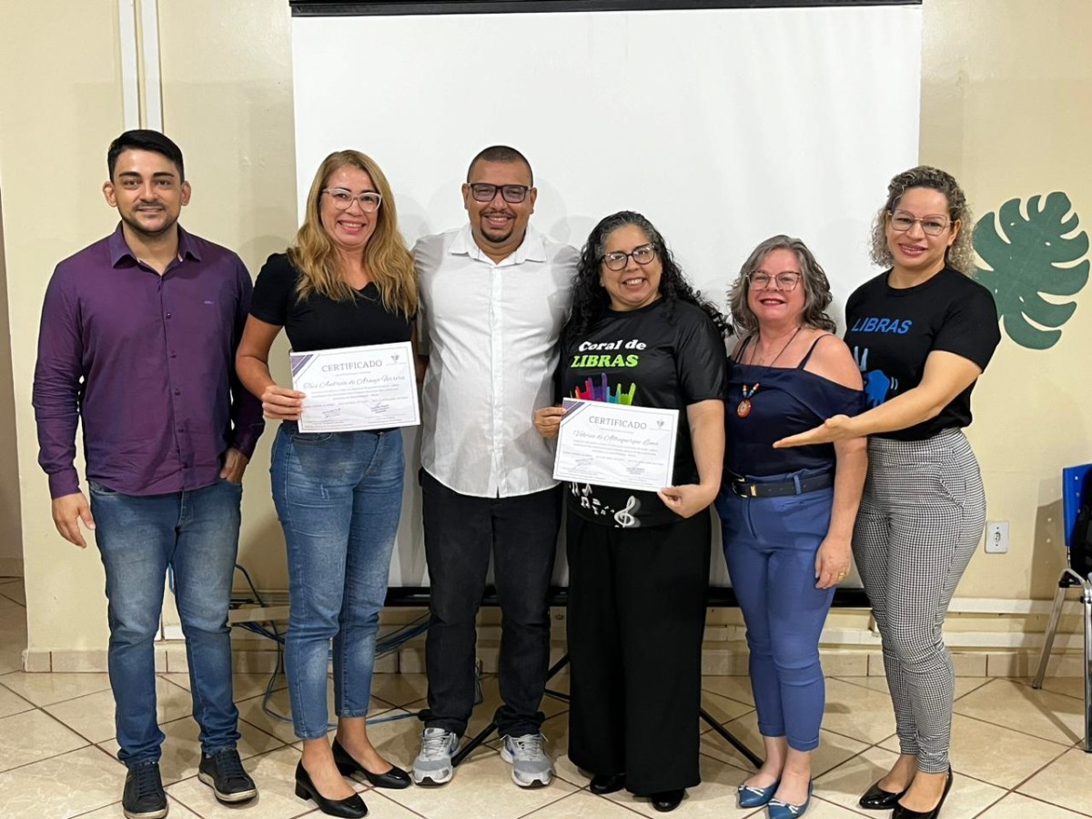 CAPACITAÇÃO: - SEMAD promove curso de Libras para servidores da SEMUSA